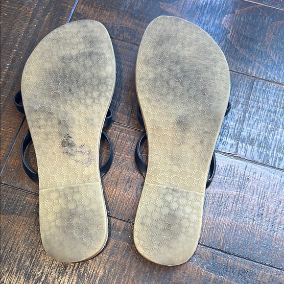 Report Nita Black and Tan Strappy Sandals for Casual Comfort - Picture 3 of 3